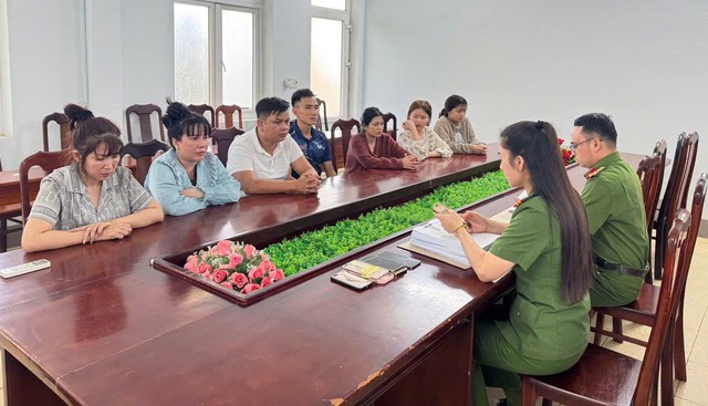 Bắt tạm giam 8 bị can mua bán người- Ảnh 1.