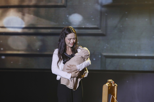 Nữ diễn viên hát cùng nghệ sĩ cải lương Thanh Hằng, gây xúc động ở ‘Tình bolero’