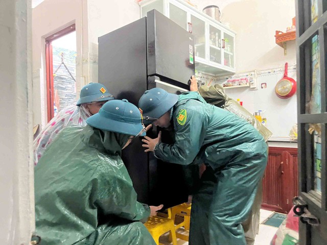 Đà Nẵng ứng phó mưa bão, lụt lội ở mức cao nhất - Ảnh 2.