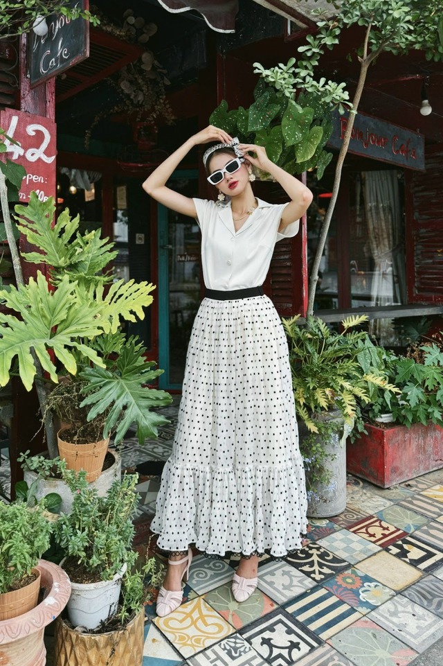 Họa tiết chấm bi 'tái xuất' giúp nàng thanh lịch ở mọi nơi - Ảnh 5.