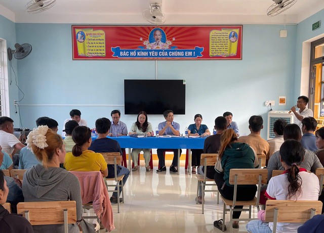 Tiếp tục đình chỉ Phó hiệu trưởng trong vụ 40 học sinh nghi ngộ độc thực phẩm- Ảnh 1.