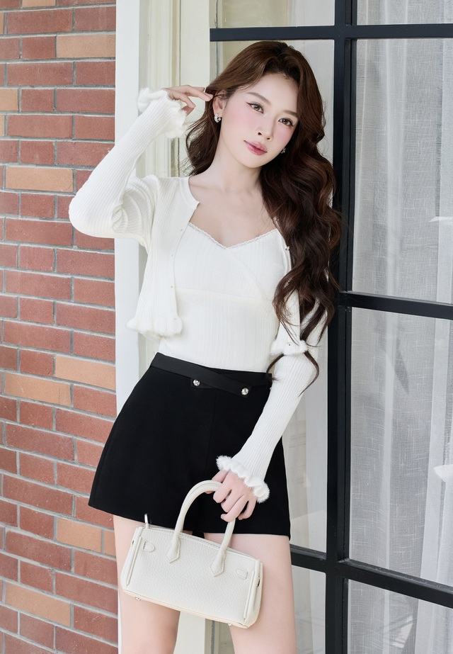 Cách lên đồ sang xịn với màu trắng tinh khôi mà không sợ nhạt nhòa- Ảnh 2. Cách lên đồ sang xịn với màu trắng tinh khôi mà không sợ nhạt nhòa- Ảnh 2.