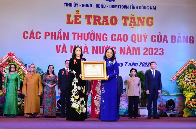 Phó chủ tịch KN Holdings đạt Top 10 Nữ Doanh nhân Việt Nam tiêu biểu 2025 - Ảnh 4.