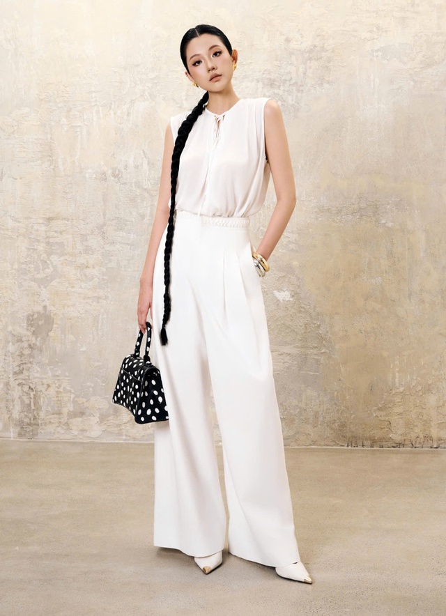 Cách lên đồ sang xịn với màu trắng tinh khôi mà không sợ nhạt nhòa- Ảnh 4. Cách lên đồ sang xịn với màu trắng tinh khôi mà không sợ nhạt nhòa- Ảnh 4.