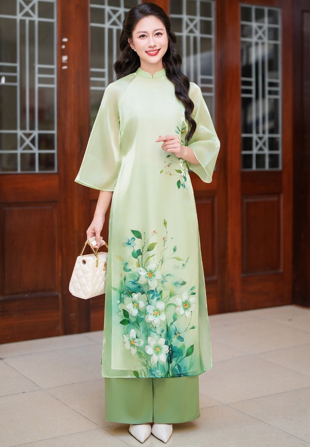 'Bản tình ca' của hương sắc thanh xuân gọi tên những tà áo dài lãng mạn - Ảnh 7.