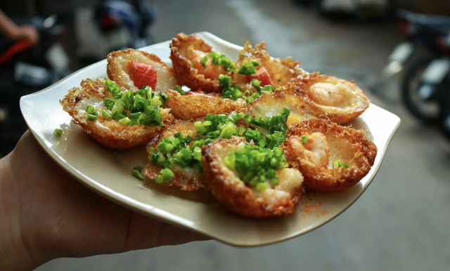 Bánh khọt Vũng Tàu nổi tiếng lâu nay. ẢNH: MINH TÂM Bánh khọt Vũng Tàu nổi tiếng lâu nay