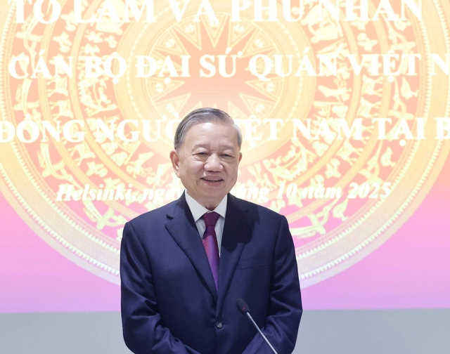 Tổng B&iacute; thư T&ocirc; L&acirc;m gặp gỡ Đại sứ qu&aacute;n v&agrave; cộng đồng người Việt tại Bắc &Acirc;u- Ảnh 2.