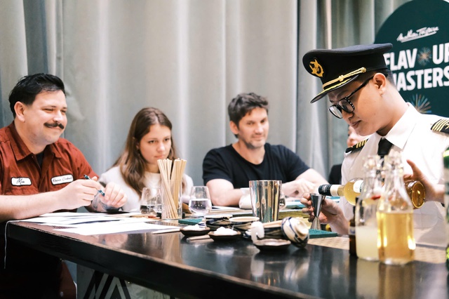 C&aacute;ch pha 'cocktail b&uacute;n b&ograve; Huế' chuẩn vị bartender top 2 quốc tế - Ảnh 1.