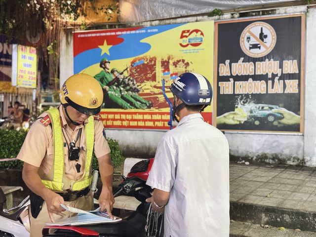 Nam thanh niên đòi CSGT TP.HCM lập biên bản màu hồng: Thực tế biên bản màu gì? - Ảnh 3.