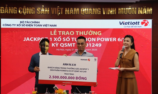 Thầy giáo ở Đà Nẵng trúng hơn 179 tỉ Vietlott- Ảnh 2. Thầy giáo ở Đà Nẵng trúng hơn 179 tỉ Vietlott- Ảnh 2.