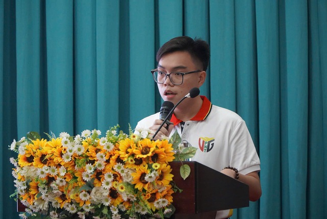 Sinh viên Trường ĐH Y khoa Phạm Ngọc Thạch đọc 'tâm thư' trong buổi đối thoại - Ảnh 1.