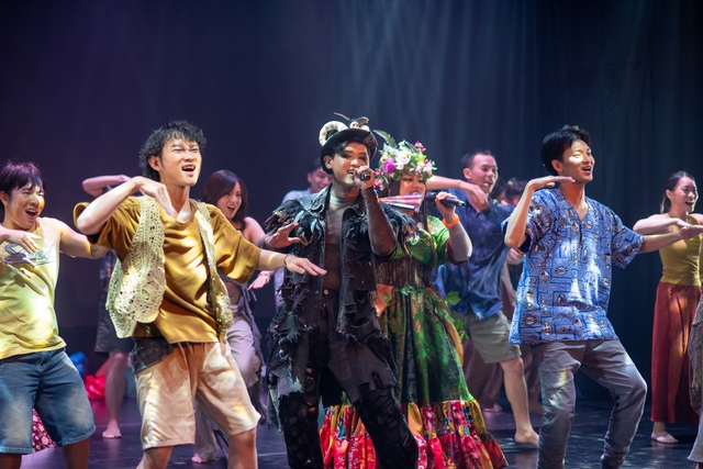 Phương Vy rạng rỡ c&ugrave;ng chồng T&acirc;y v&agrave; con g&aacute;i dự ra mắt nhạc kịch Broadway - Ảnh 2.