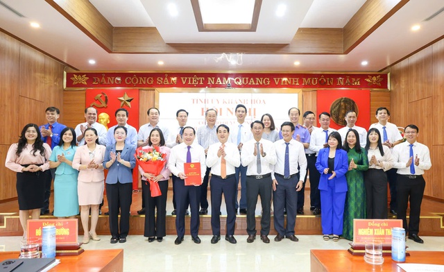 Khánh Hòa công bố nhân sự 2 Đảng bộ hạt nhân nhiệm kỳ 2025 - 2030 - Ảnh 1.
