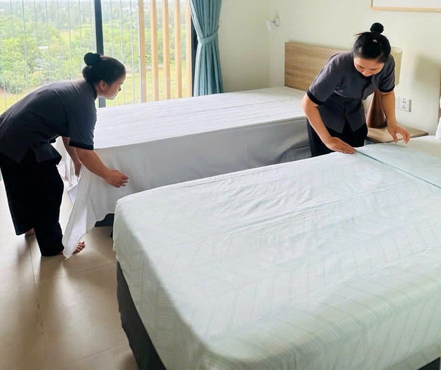 Khách sạn 5 sao mở cửa đón dân vào trú bão số 12 miễn phí - Ảnh 1.