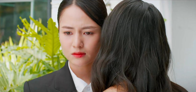 Màn đánh ghen gây ức chế trong Gió ngang khoảng trời xanh khiến khán giả phẫn nộ - Ảnh 2. Màn đánh ghen gây ức chế trong Gió ngang khoảng trời xanh khiến khán giả phẫn nộ - Ảnh 2.