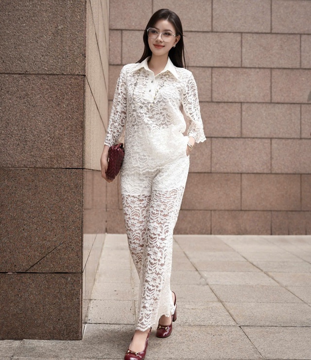 Trang phục vải ren: Nét gợi c…