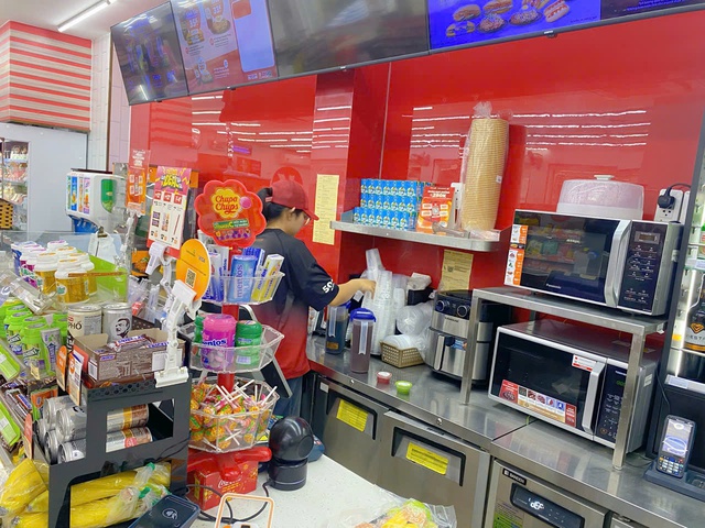 Nghe sinh vi&ecirc;n kể c&aacute;ch c&acirc;n bằng giữa học v&agrave; l&agrave;m th&ecirc;m&hellip;  - Ảnh 2.