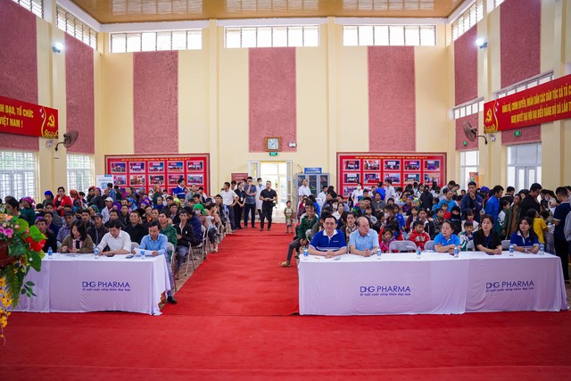DHG Pharma đồng h&agrave;nh c&ugrave;ng đo&agrave;n y b&aacute;c sĩ mang nắng ấm đến Tả Củ Tỷ- Ảnh 1.
