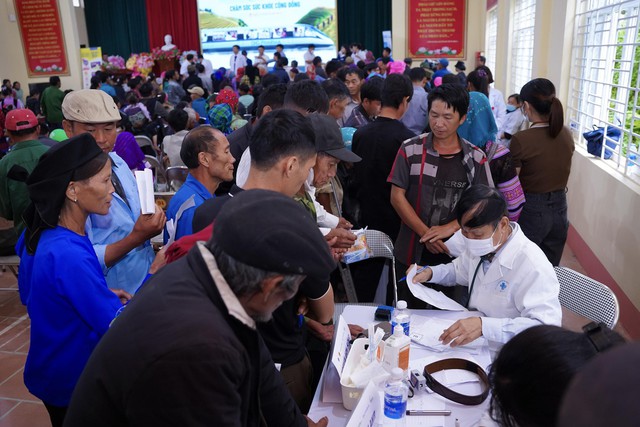 DHG Pharma đồng h&agrave;nh c&ugrave;ng đo&agrave;n y b&aacute;c sĩ mang nắng ấm đến Tả Củ Tỷ- Ảnh 3.