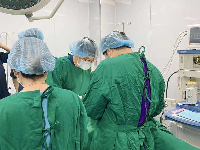 Giải cứu những ca thẩm mỹ hỏng: Sứ mệnh mang lại hạnh phúc cho phụ nữ Việt- Ảnh 2. Giải cứu những ca thẩm mỹ hỏng: Sứ mệnh mang lại hạnh phúc cho phụ nữ Việt- Ảnh 2.