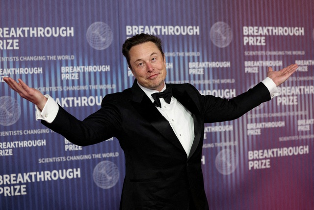 Tỉ phú Elon Musk khẩu chiến với Bộ trưởng Mỹ - Ảnh 1.