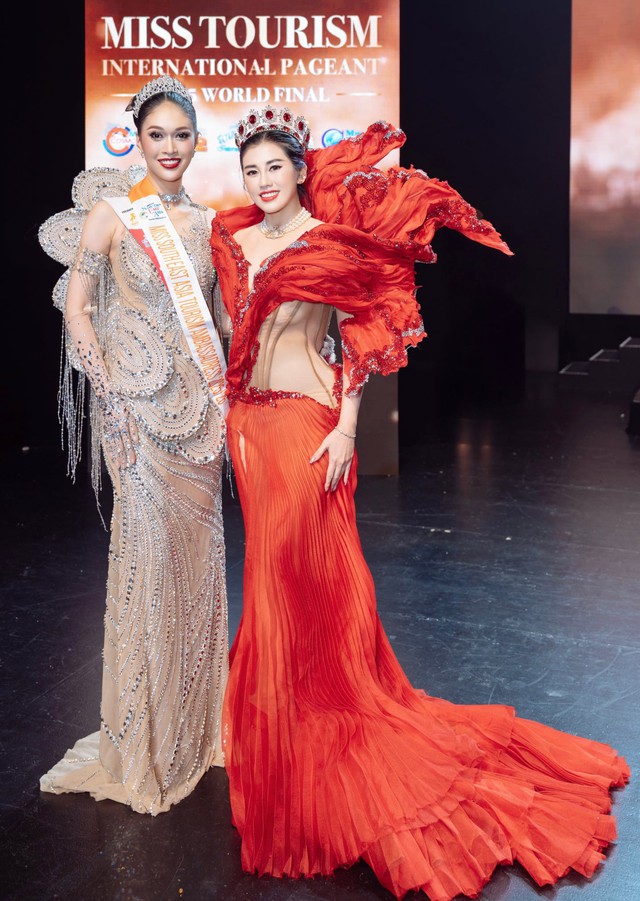 Vem är den vietnamesiska skönheten som sitter i domarpanelen för Miss Tourism International? - Foto 3.
