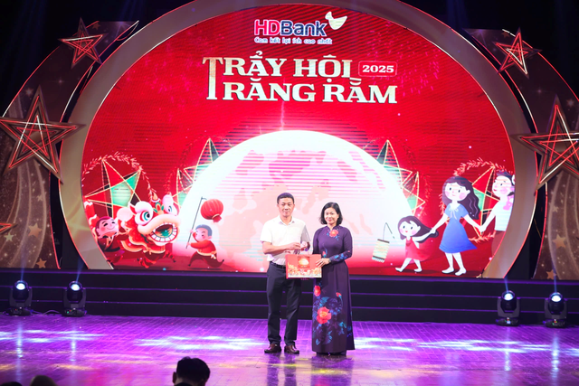 HD Bank - Tr&aacute;i tim sẻ chia c&ugrave;ng &lsquo;Trẩy hội trăng rằm&rsquo;- Ảnh 1.