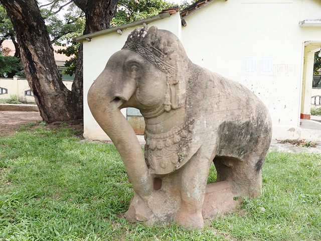 Làm sao 'đánh thức' thành Hoàng Đế?- Ảnh 3. Làm sao 'đánh thức' thành Hoàng Đế?- Ảnh 3.