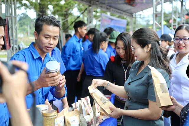 Thanh niên dân tộc thiểu số khởi nghiệp trong kỷ nguyên công nghệ - Ảnh 1.