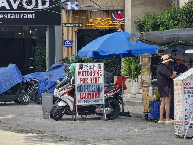 Siết chặt quy định cho người nước ngoài thuê xe máy tự lái tại Nha Trang- Ảnh 1. Siết chặt quy định cho người nước ngoài thuê xe máy tự lái tại Nha Trang- Ảnh 1.