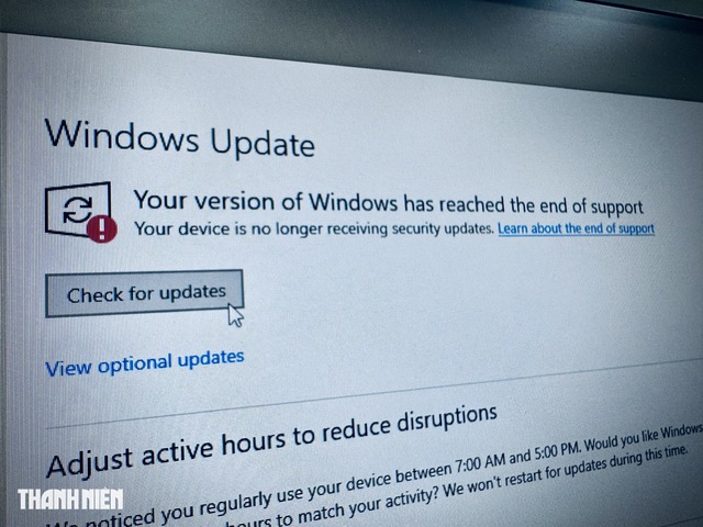 Microsoft l&ecirc;n tiếng cảnh b&aacute;o người d&ugrave;ng 'ngoan cố' d&ugrave;ng Windows 10 - Ảnh 1.