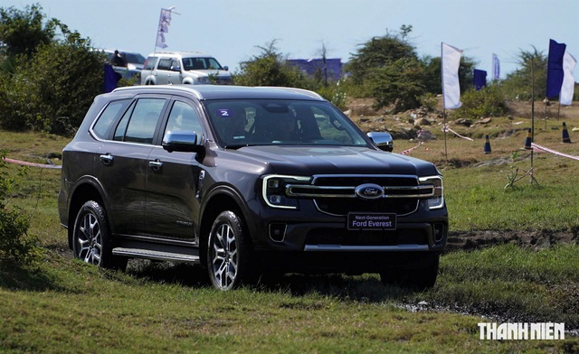 SUV 7 chỗ: Ford Everest vẫn 'gồng g&aacute;nh' ph&acirc;n kh&uacute;c - Ảnh 3.