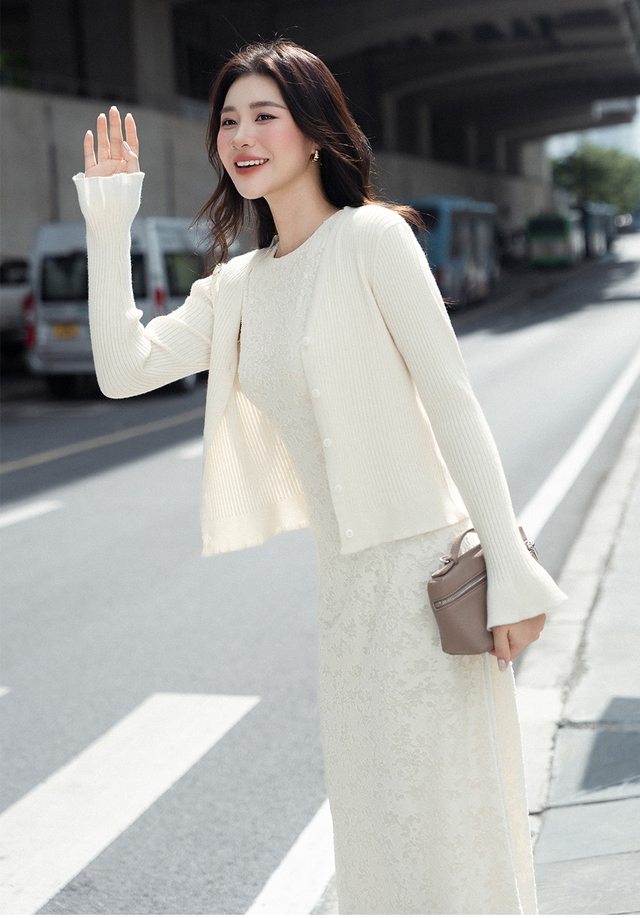 Đón gió lạnh đầu mùa, nàng công sở tỏa sáng với những lựa chọn này Đón gió lạnh đầu mùa, nàng công sở tỏa sáng với những lựa chọn này- Ảnh 8.