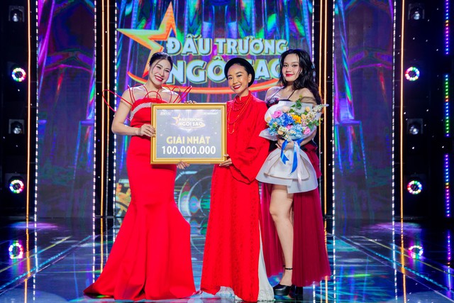 Trương Báo Yến (ngoài cùng bên trái) vỡ òa khi cùng ca sĩ Đoan Trang và đồng đội giành chiến thắng ở Đấu trường ngôi sao Trương Báo Yến (ngoài cùng bên trái) vỡ òa khi cùng ca sĩ Đoan Trang và đồng đội giành chiến thắng ở Đấu trường ngôi sao