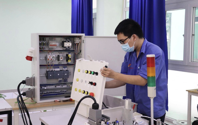 Trường CĐ Lý Tự Trọng tạm thu sai 158 tỉ học phí, kiến nghị chuyển công an  - Ảnh 1.
