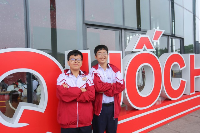 Nhà hát Sông Hương 'nóng' trước trận chung kết Olympia 2025- Ảnh 3. Nhà hát Sông Hương 'nóng' trước trận chung kết Olympia 2025- Ảnh 3.