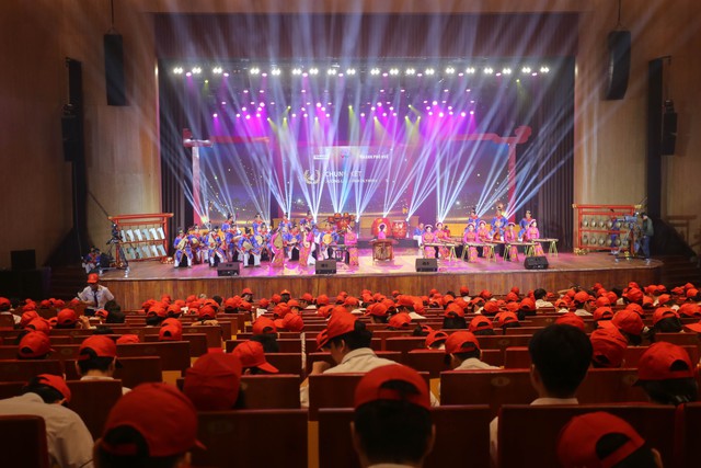 Nhà hát Sông Hương 'nóng' trước trận chung kết Olympia 2025- Ảnh 4. Nhà hát Sông Hương 'nóng' trước trận chung kết Olympia 2025- Ảnh 4.
