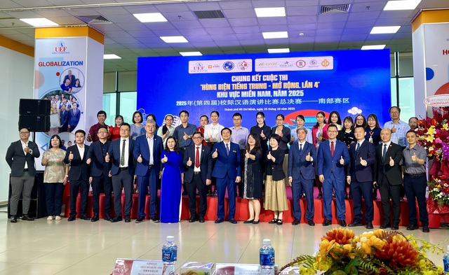 Sinh viên hùng biện bằng tiếng Trung về AI, con người trong kỷ nguyên số - Ảnh 1.