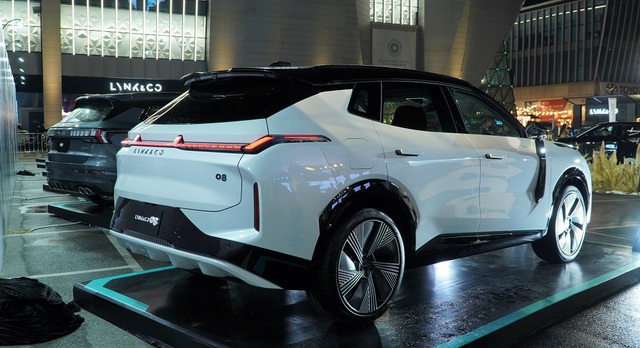 SUV PHEV 5 chỗ Lynk & Co 08 gi&aacute; từ 1,3 tỉ đồng tại Việt Nam - Ảnh 2.