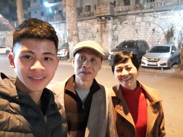 Chuyện về chàng trai chăm mẹ bệnh , lòng hiếu thảo gây xúc động mạng xã hội - Ảnh 2. Chuyện về chàng trai chăm mẹ bệnh , lòng hiếu thảo gây xúc động mạng xã hội - Ảnh 2.