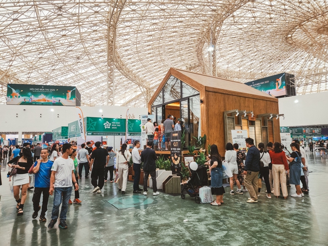 M&ocirc; h&igrave;nh nh&agrave; gỗ c&ocirc;ng nghệ cao CLT lần đầu ra mắt tại Việt Nam - Ảnh 1.