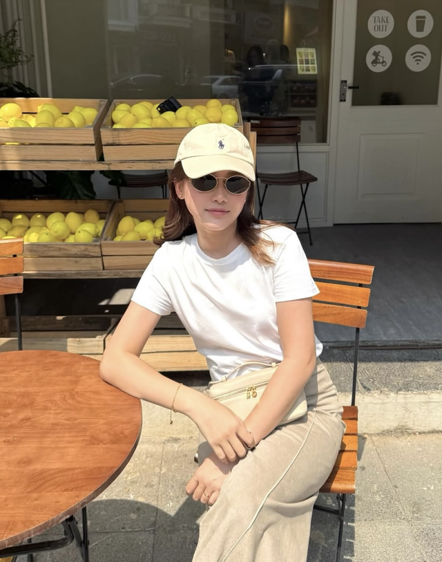 Bản phối vượt thời gian của những chiếc kính đen kinh điển Bản phối vượt thời gian của những chiếc kính đen kinh điển - Ảnh 7.