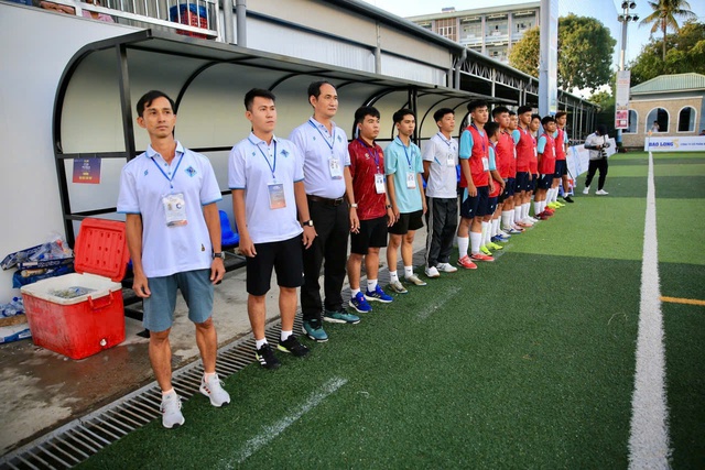 'Lột xác' ngoạn mục, đội Trường ĐH Đồng Tháp và ĐH Cần Thơ vào vòng chung kết- Ảnh 4. 'Lột xác' ngoạn mục, đội Trường ĐH Đồng Tháp và ĐH Cần Thơ vào vòng chung kết- Ảnh 4.