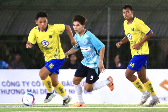 'Lột xác' ngoạn mục, đội Trường ĐH Đồng Tháp và ĐH Cần Thơ vào vòng chung kết- Ảnh 5. 'Lột xác' ngoạn mục, đội Trường ĐH Đồng Tháp và ĐH Cần Thơ vào vòng chung kết- Ảnh 5.