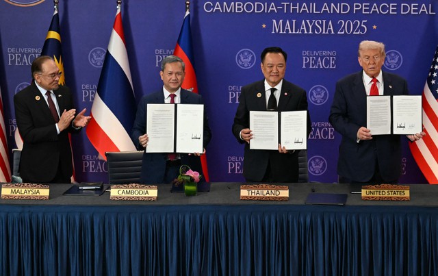 Tổng thống Trump đến Malaysia, chứng kiến lễ ký thỏa thuận hòa bình Campuchia – Thái Lan- Ảnh 1. Tổng thống Trump đến Malaysia, chứng kiến lễ ký thỏa thuận hòa bình Campuchia – Thái Lan- Ảnh 1.