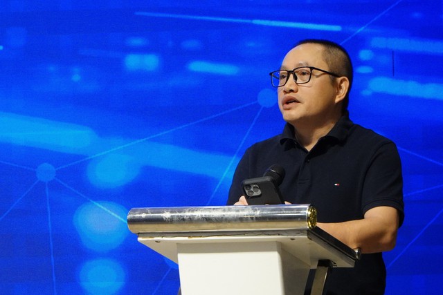Chuyên gia quốc tế chia sẻ về AI 'Những xu hướng mới trong kỹ thuật tính toán'- Ảnh 2. Chuyên gia quốc tế chia sẻ về AI 'Những xu hướng mới trong kỹ thuật tính toán'- Ảnh 2.