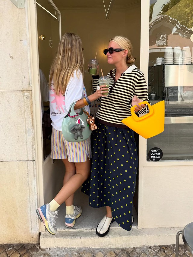 Sắc thu ấm áp trong từng họa tiết kẻ sọc- Ảnh 8. Sắc thu ấm áp trong từng họa tiết kẻ sọc- Ảnh 8.