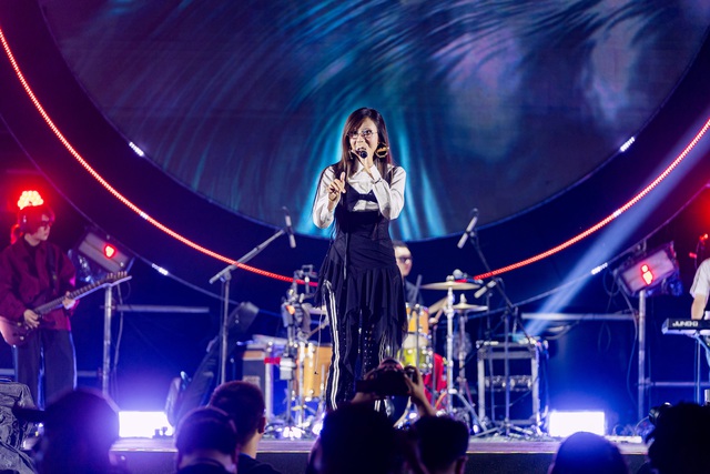 Suboi 'đốt n&oacute;ng' K&yacute; t&uacute;c x&aacute; ĐHQG TP.HCM  - Ảnh 1.