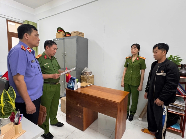 Vụ cà phê giả tại Gia Lai: Tạm giữ người pha trộn đậu nành, hương liệu - Ảnh 1.