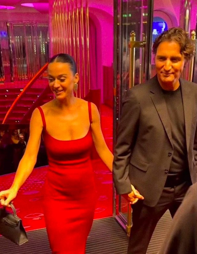 Katy Perry và ông Justin Trudeau tay trong tay rời câu lạc bộ nổi tiếng ở Paris